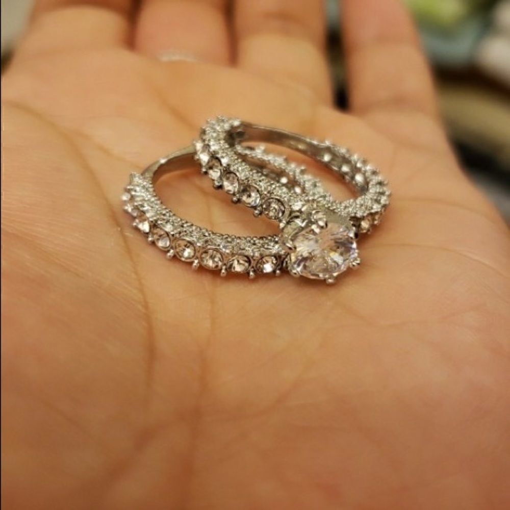Simulated Diamond Wedding Engagement Ring Set - Picture 2 of 8